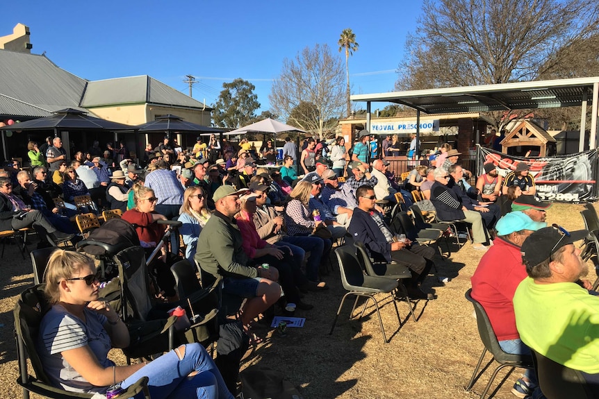 Standing room at Yeoval's Quick Shear