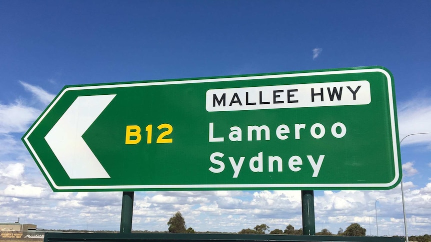 Signpost to The Mallee Highway