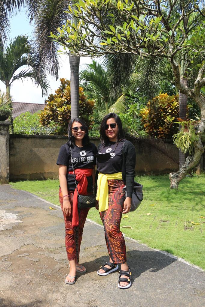 Mitha dan teman kerja