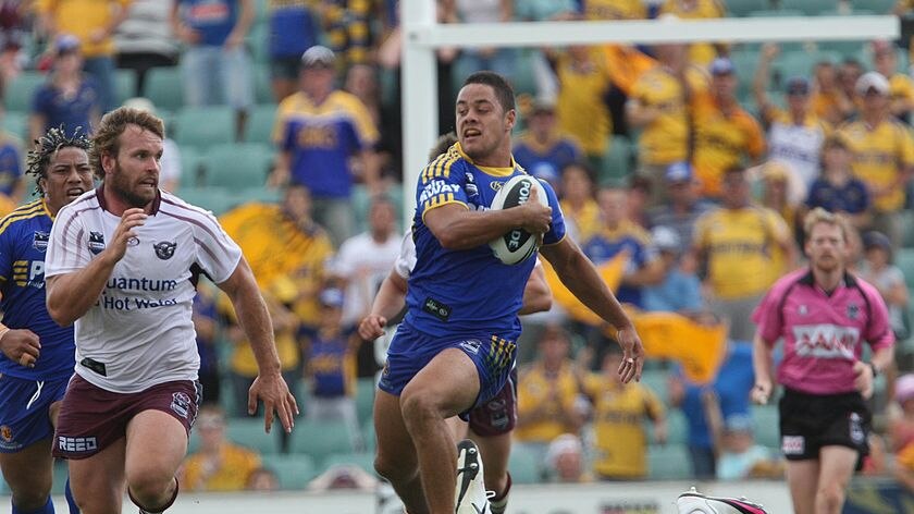 Hayne gets away from Williams