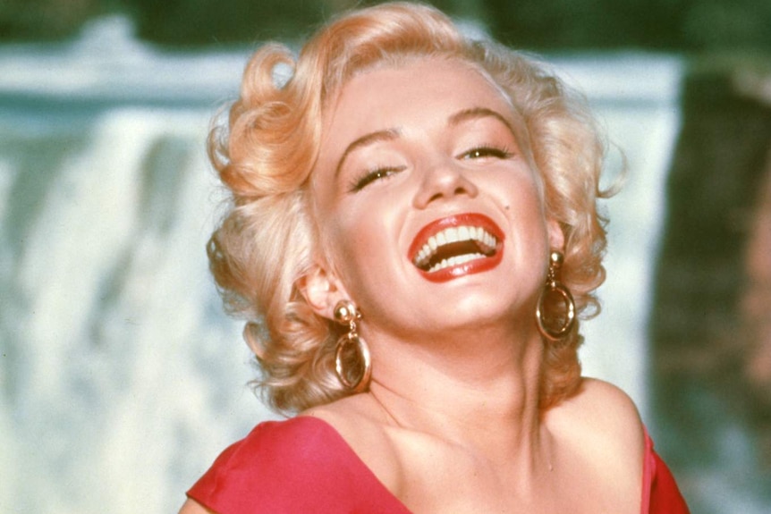 Marilyn Monroe at Niagara Falls