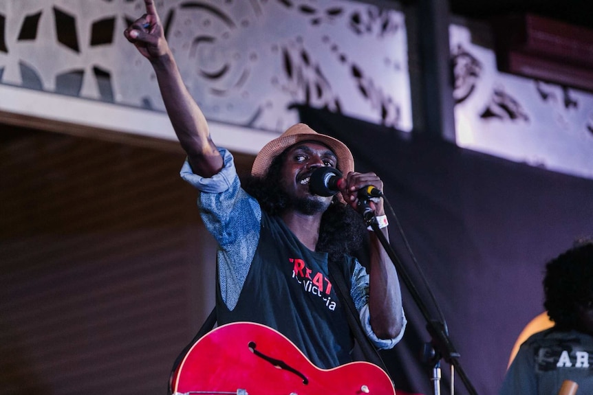 Yirrnga Yunupingu performing live onstage.