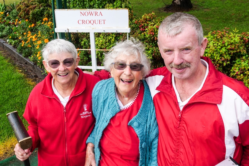 Margaret, Pam et Brian sur le terrain