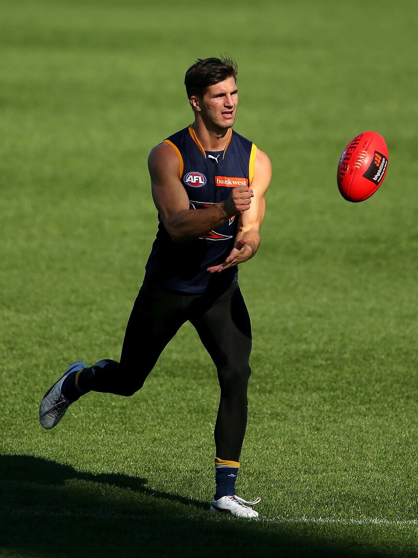 Stevens trains with Eagles