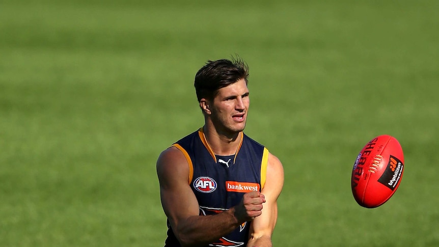 Stevens trains with Eagles