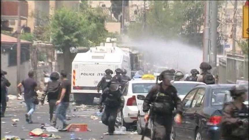 Protesters clash with police in central Jerusalem