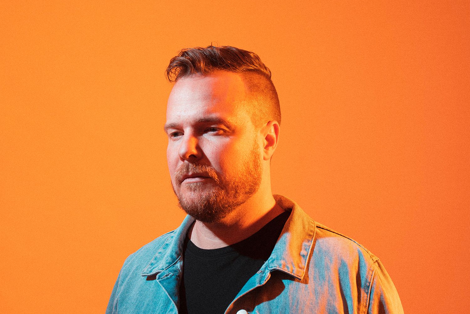 Schwarz-Weiß-Foto von Dr. Andy Wards Seitenprofil