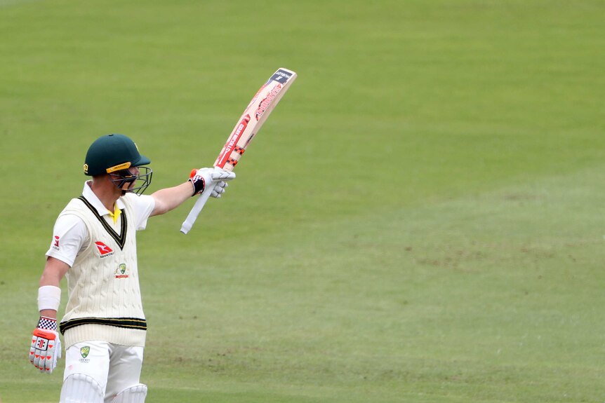 David Warner let his bat do the talking in Australia's first innings in Port Elizabeth.