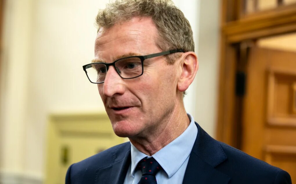 新西兰安全情报局局长安德鲁·汉普顿告诫人们要倍加警惕。