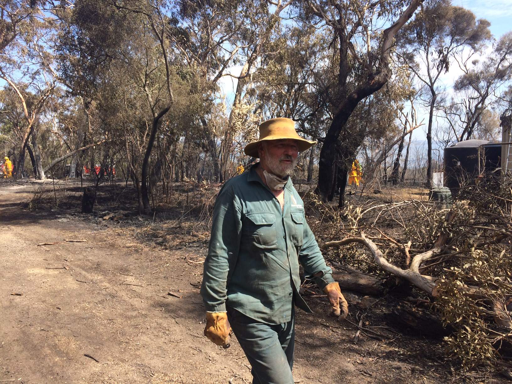 Crib Point bushfire being treated as suspicious, police say, as state ...