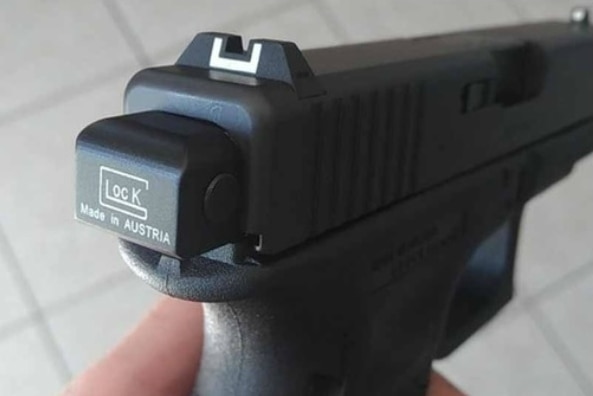 A photo of a Glock selector switch from a website apparently selling the device.