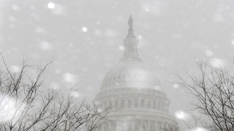 Record fall: the US capital is still crippled by the snow