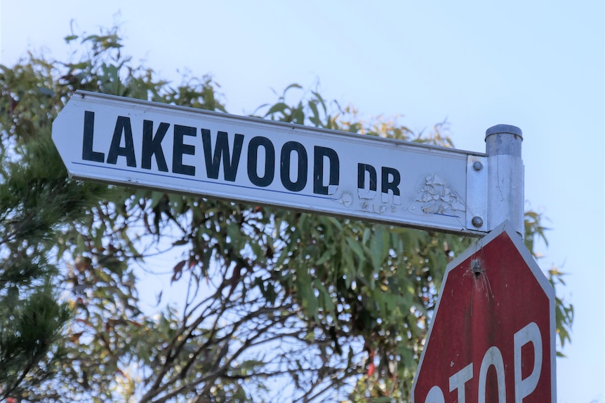 a street sign of Lakewood Drive