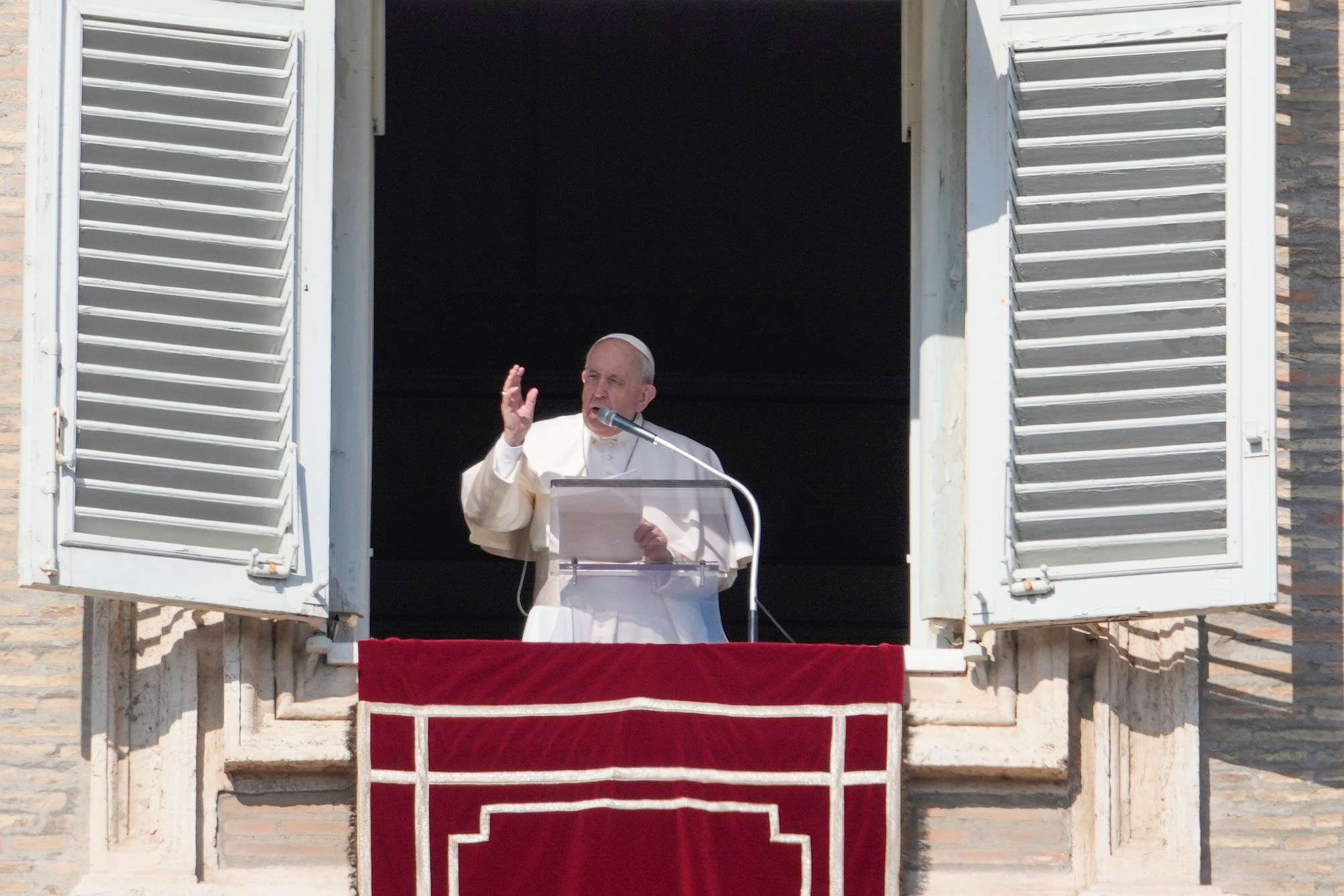 Pope Francis Condemns Female Genital Mutilation And Sex Trafficking As ...