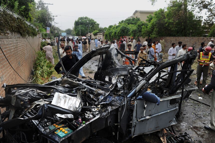 Suicide bombing targets US consulate in Pakistan