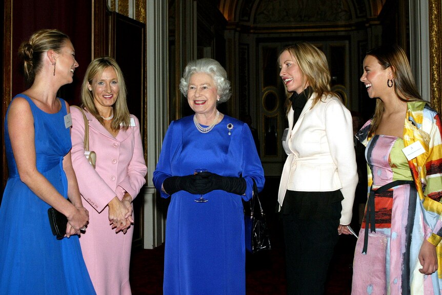 Queen Elizabeth stands next to Kate Moss,J K Rowling, Heather Mills-McCartney and Charlotte Church.