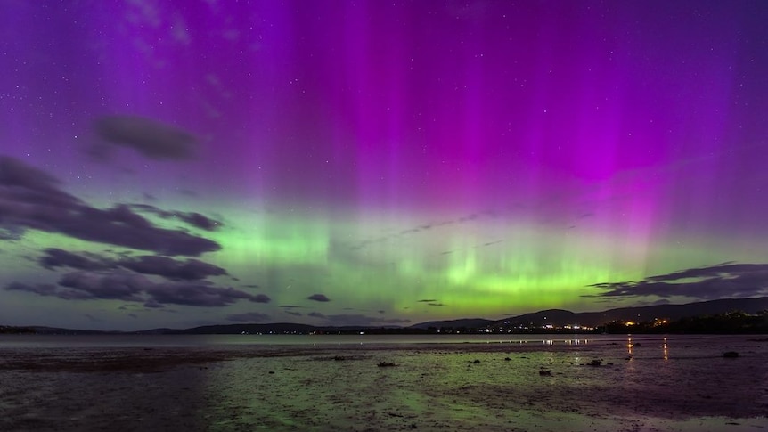The aurora australis captured at Kingston Beach south of Hobart.