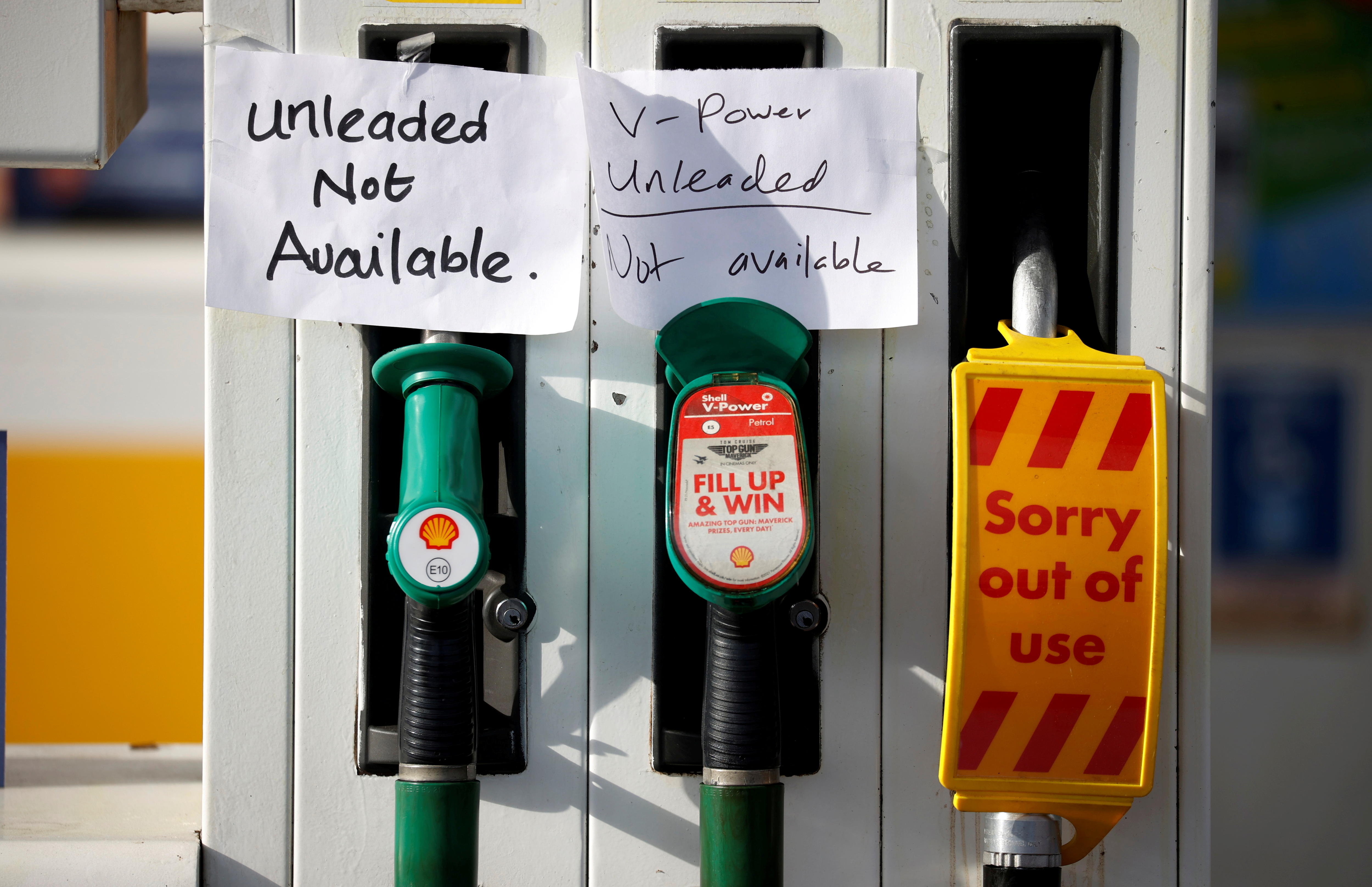 British petrol stations run out of fuel as motorists panic buy amid  truck-driver shortage - ABC News