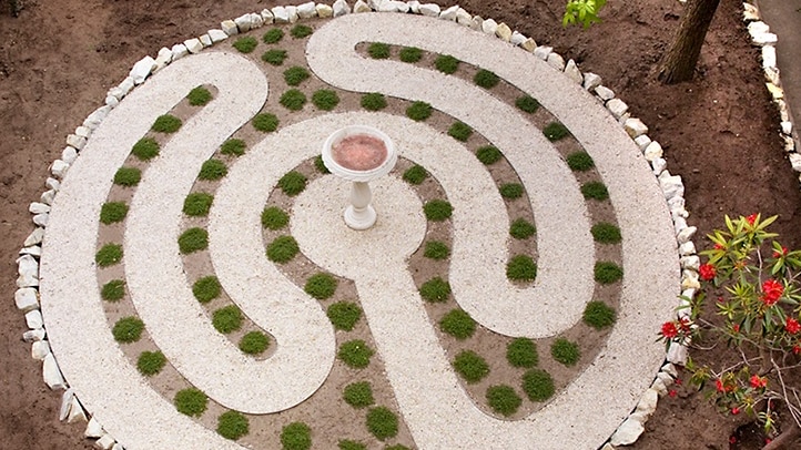 An angel wing labyrinth in a private Hobart residence designed by Mark Healy, 2008.