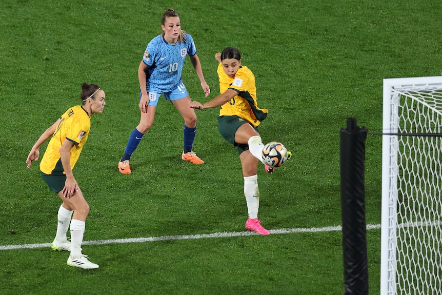 Sam Kerr blazes wide