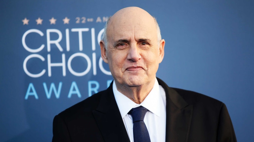 Actor Jeffrey Tambor poses on the red carpet.
