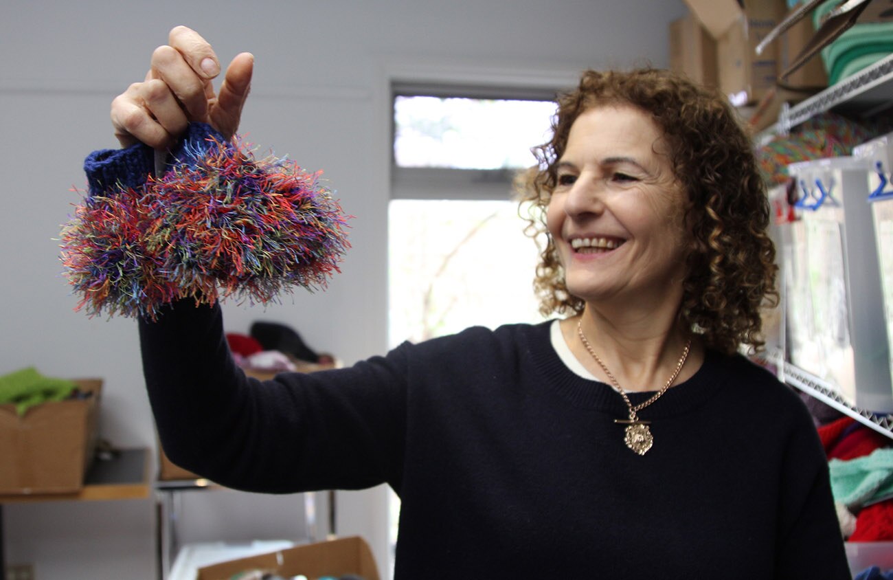 Volunteer knitters in high demand as soaring power prices leave people cold ABC News