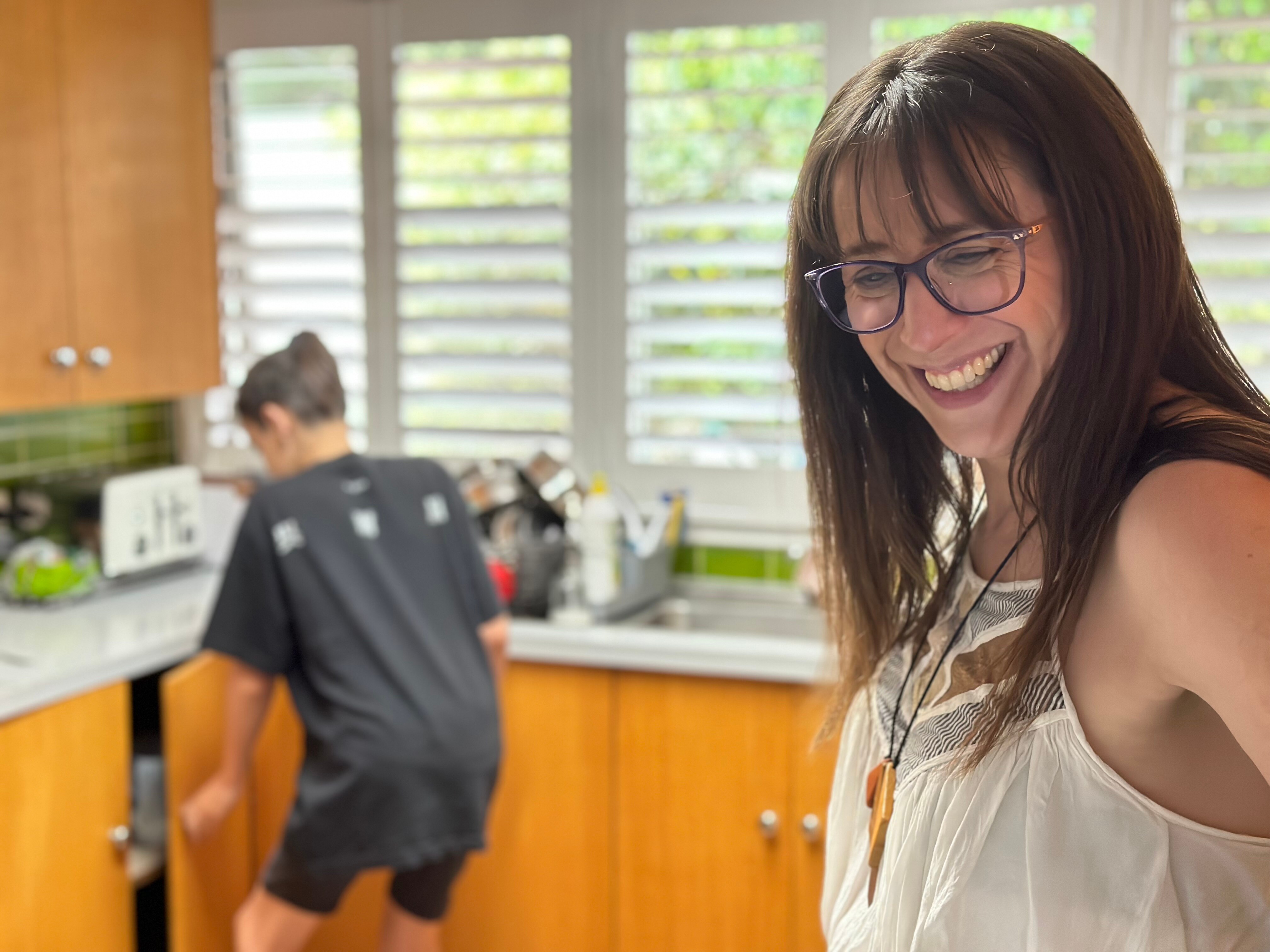 Proxy Alex and Jess in kitchen