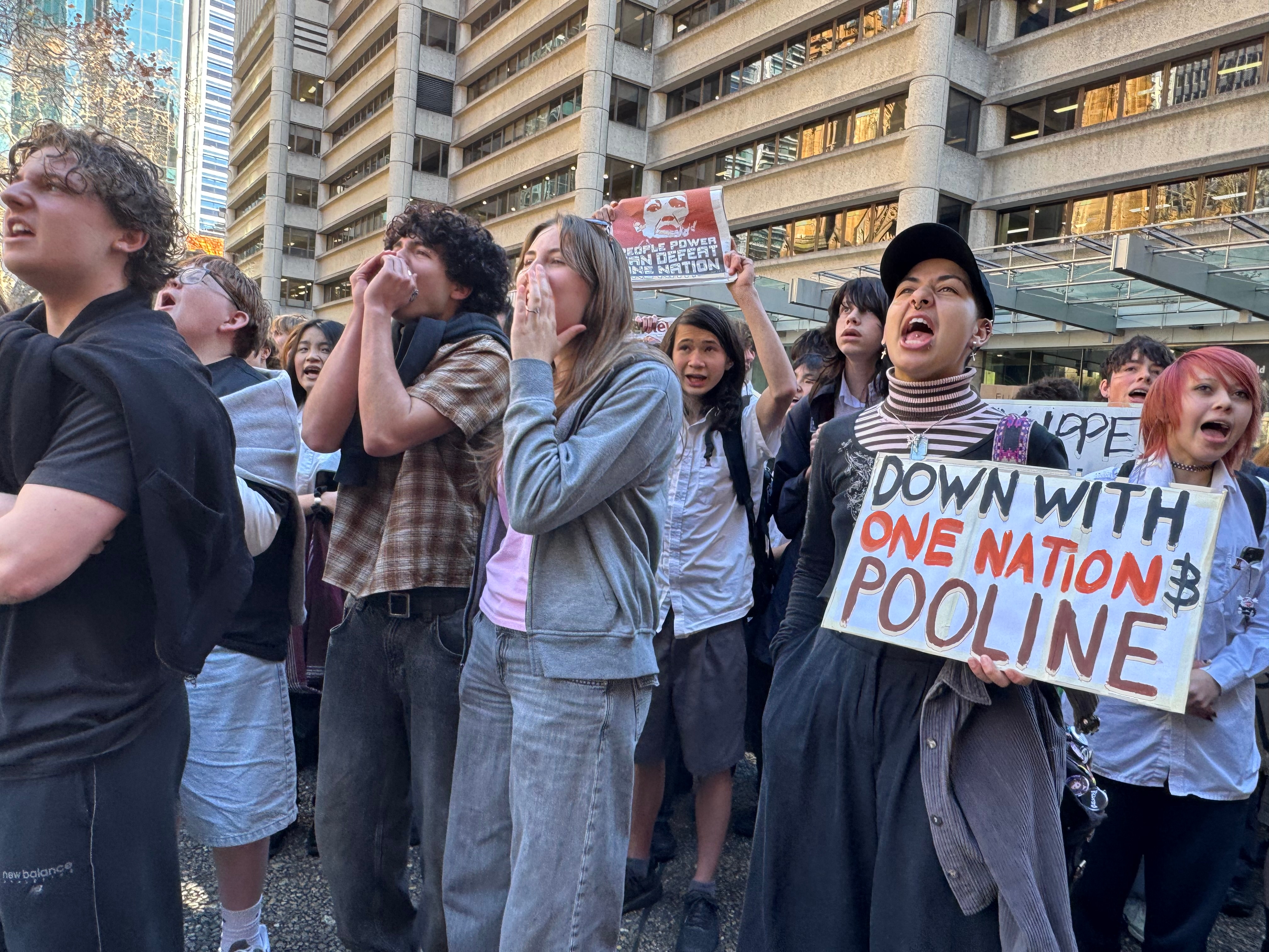Thousands of students protest against One Nation | ABC News Top Stories