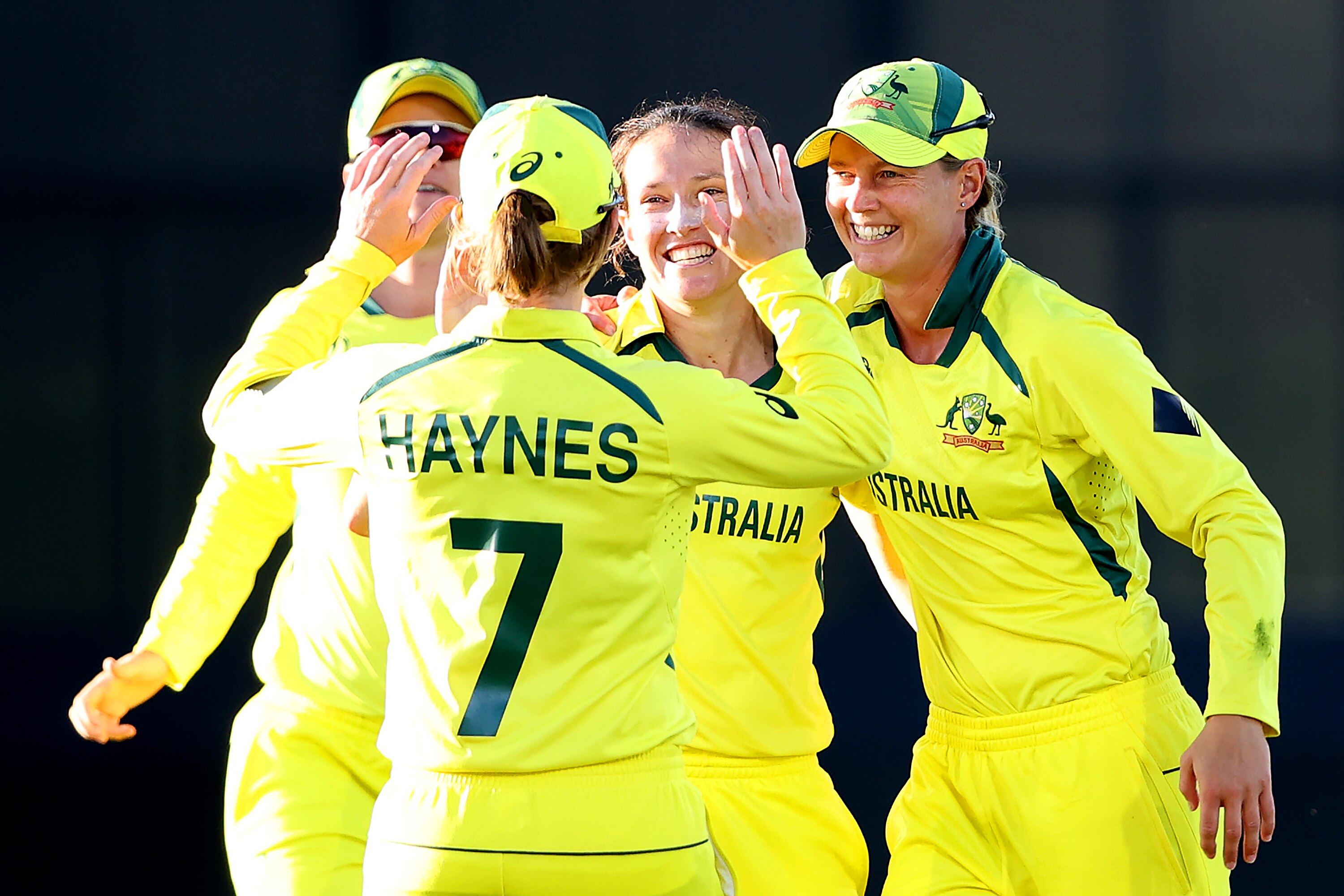 Live: Australia two wickets away from being crowned Cricket World Cup champions