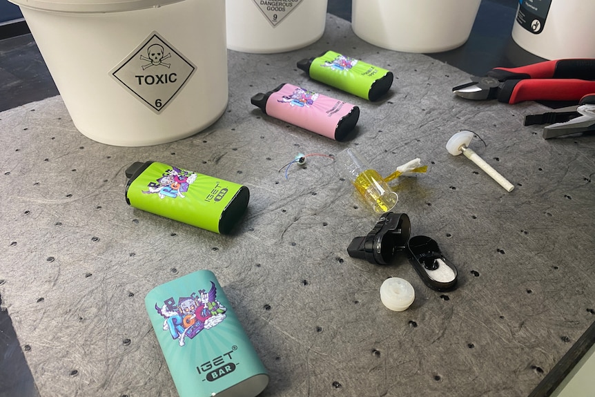 piezas de vape en un entorno de laboratorio 