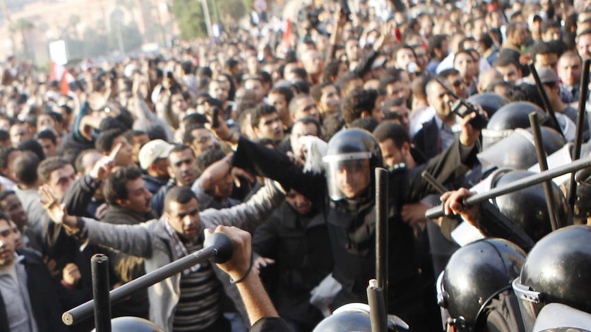 Anti-government protesters riot in Egypt