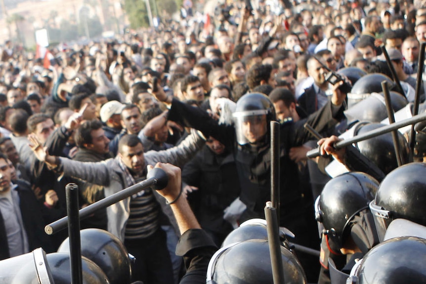 Anti-government protesters riot in Egypt