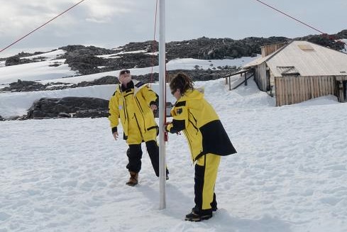 Flag raised during Antarctic ceremony