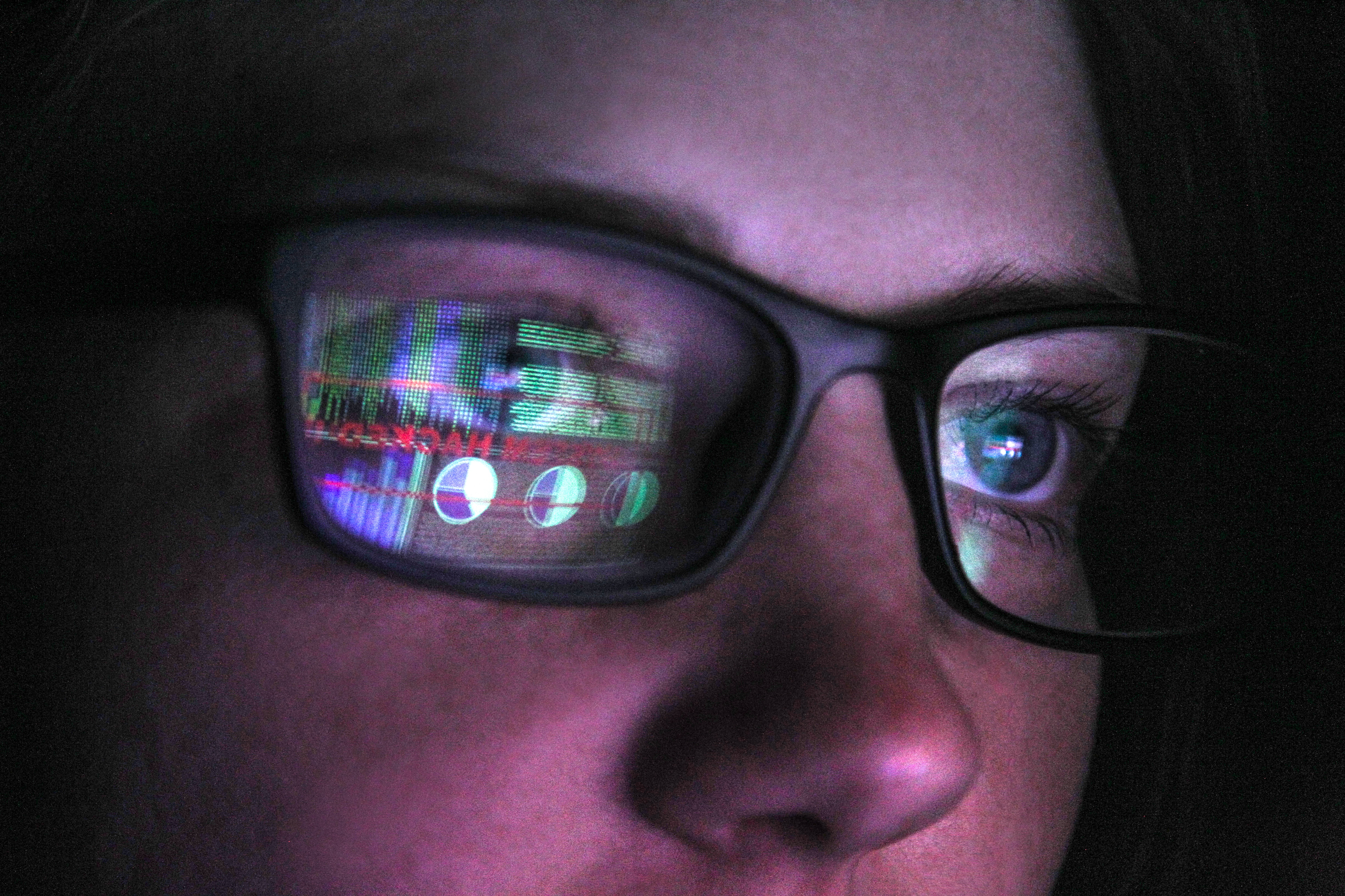 How are online tools being used to resist fascism across the globe?