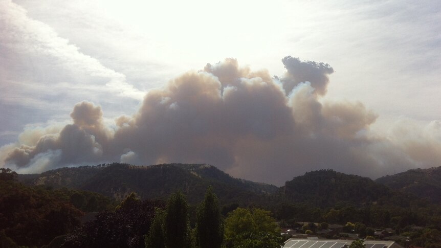 View of Adelaide Hills fire from Lower North East Road