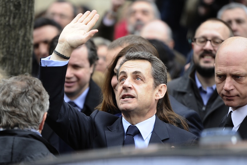 Sarkozy casts his vote