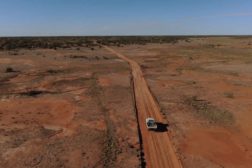 THUMBNAIL Truck on road Sturt National Park (1)