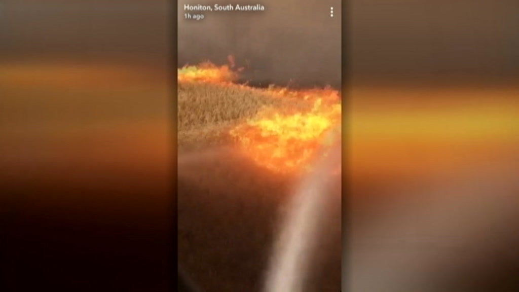 A Bushfire Was Burning Out Of Control In South Australia's Lower Yorke ...