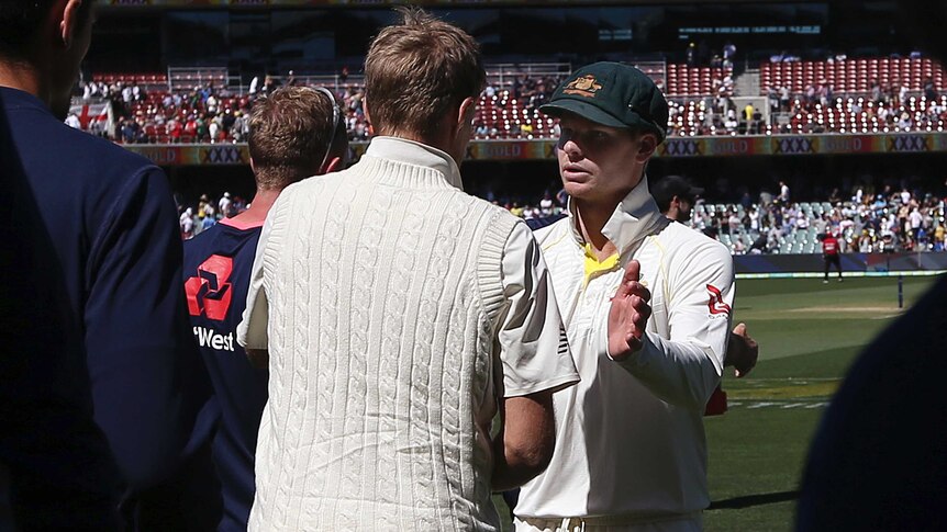 Steve Smith shakes Joe Root's hand