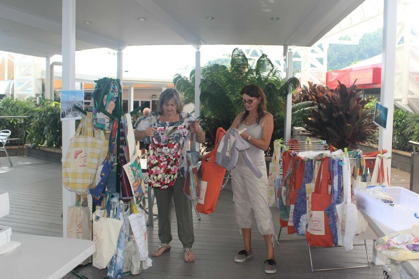 Plastic-free movement Boomerang Bags in the Whitsundays