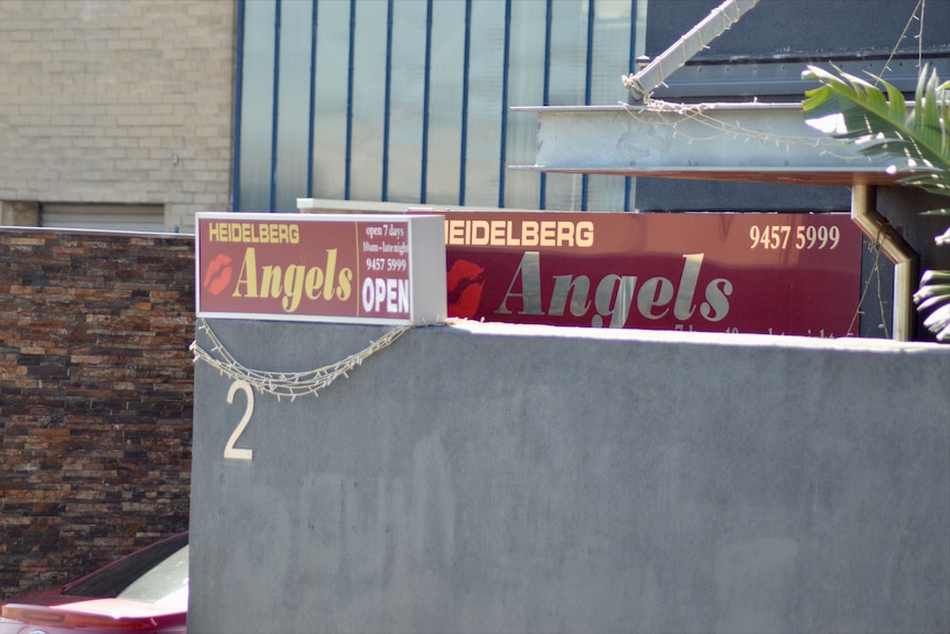 Signs saying "Heidelberg Angels".