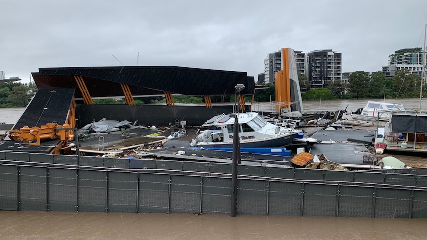 Le calendrier de réparation des dommages causés par les inondations du terminal de ferry de Brisbane est reporté à décembre