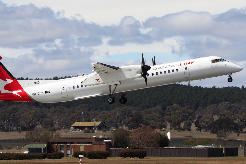 QantasLink Dash-8