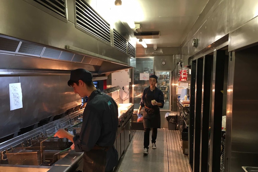 在响应消费者通过智能手机应用订餐需求的餐厅中， 位于墨尔本内城区布东朗斯瑞克的吉特查科是新近加入的餐厅经营者。