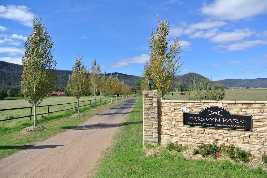 Tarwyn Park front gate