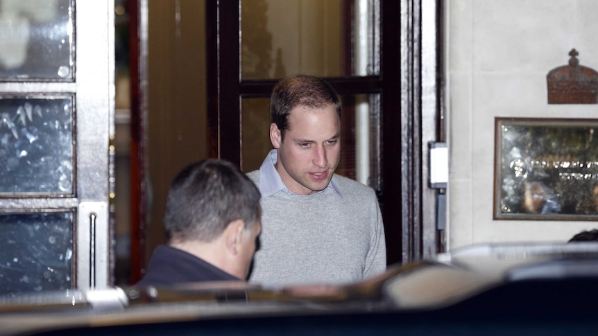 Duke of Cambridge leaves King Edward the VII hospital after visiting the Duchess of Cambridge.
