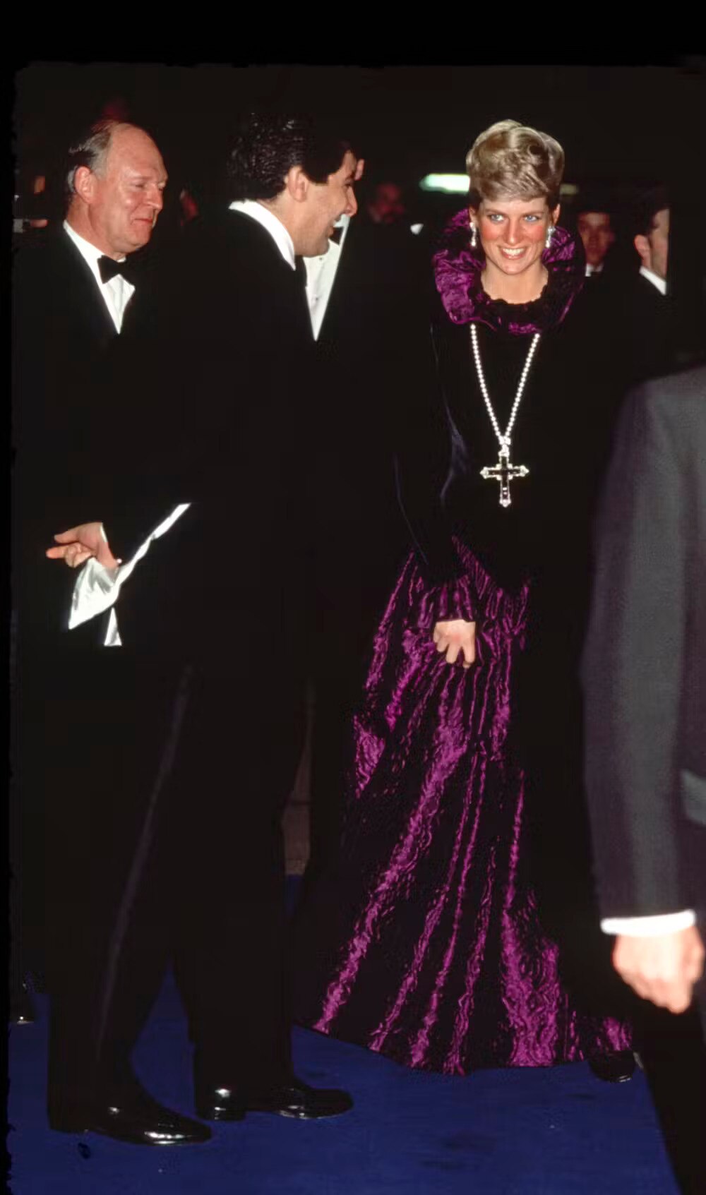 Princess Diana wearing the Attallah cross in 1987.