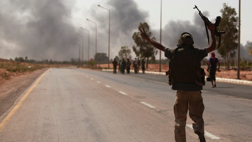 Anti-Gaddafi fighters near Sirte