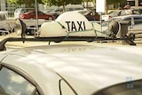 A light on top of a taxi