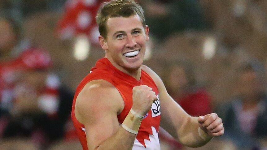 Harry Cunningham in action for the Sydney Swans